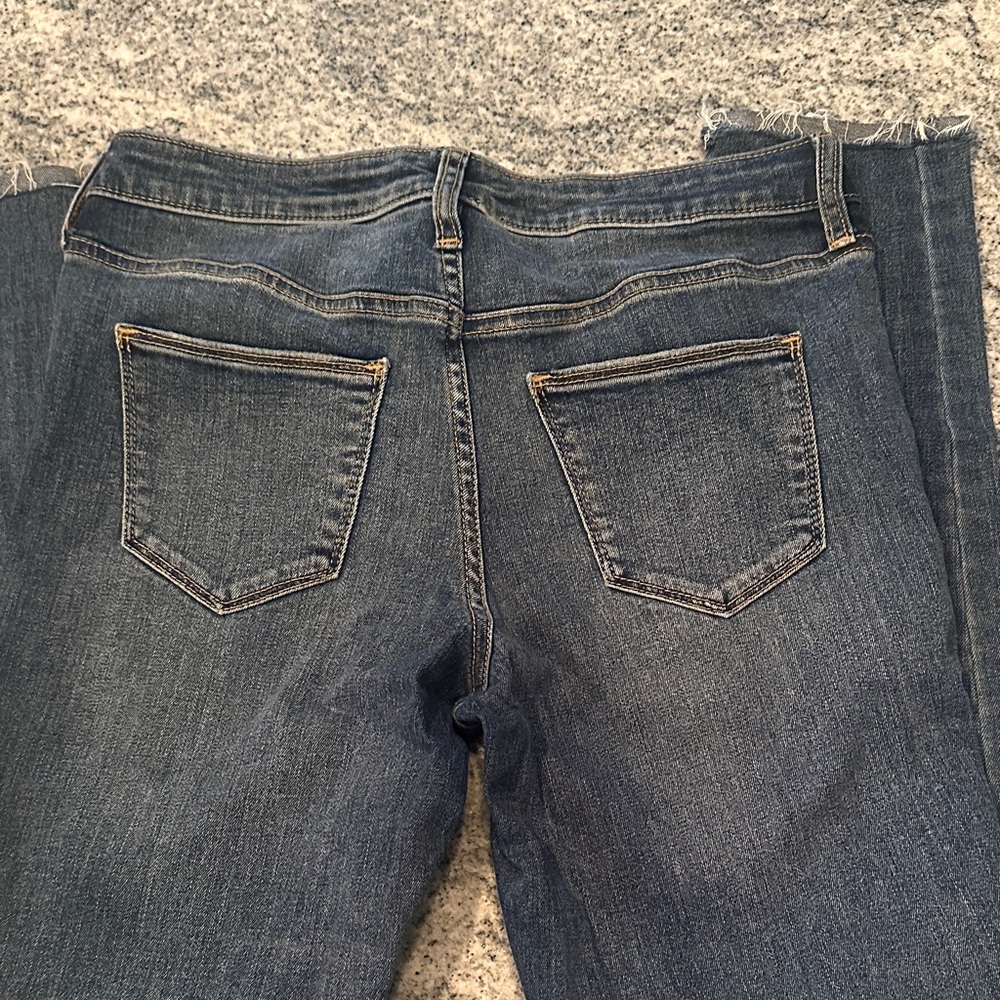 Mid Rise Skinny- Ankle Fray- size 6/28 - Picture 5 of 7